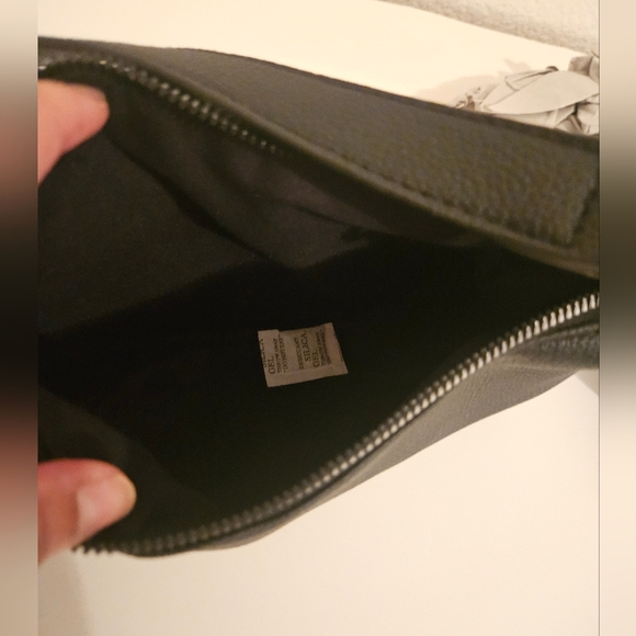 Derek Heart Mini Shoulder Bag - Picture 4 of 7